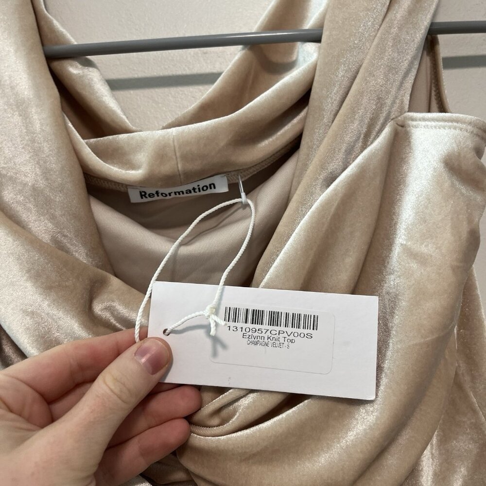 Reformation Beige Twisted Off-Shoulder Ruched Top NWT - Picture 3 of 7